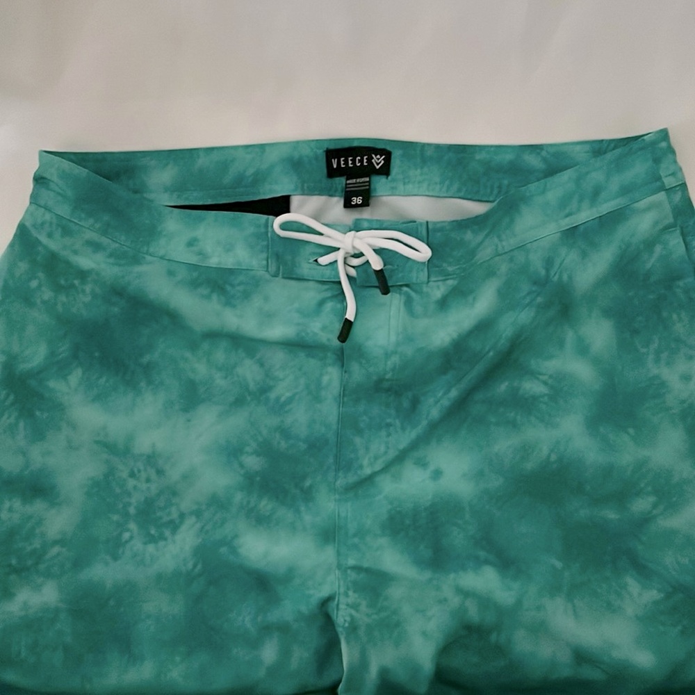 VEECE~Board Shorts / Stretch / Like New - Picture 12 of 15